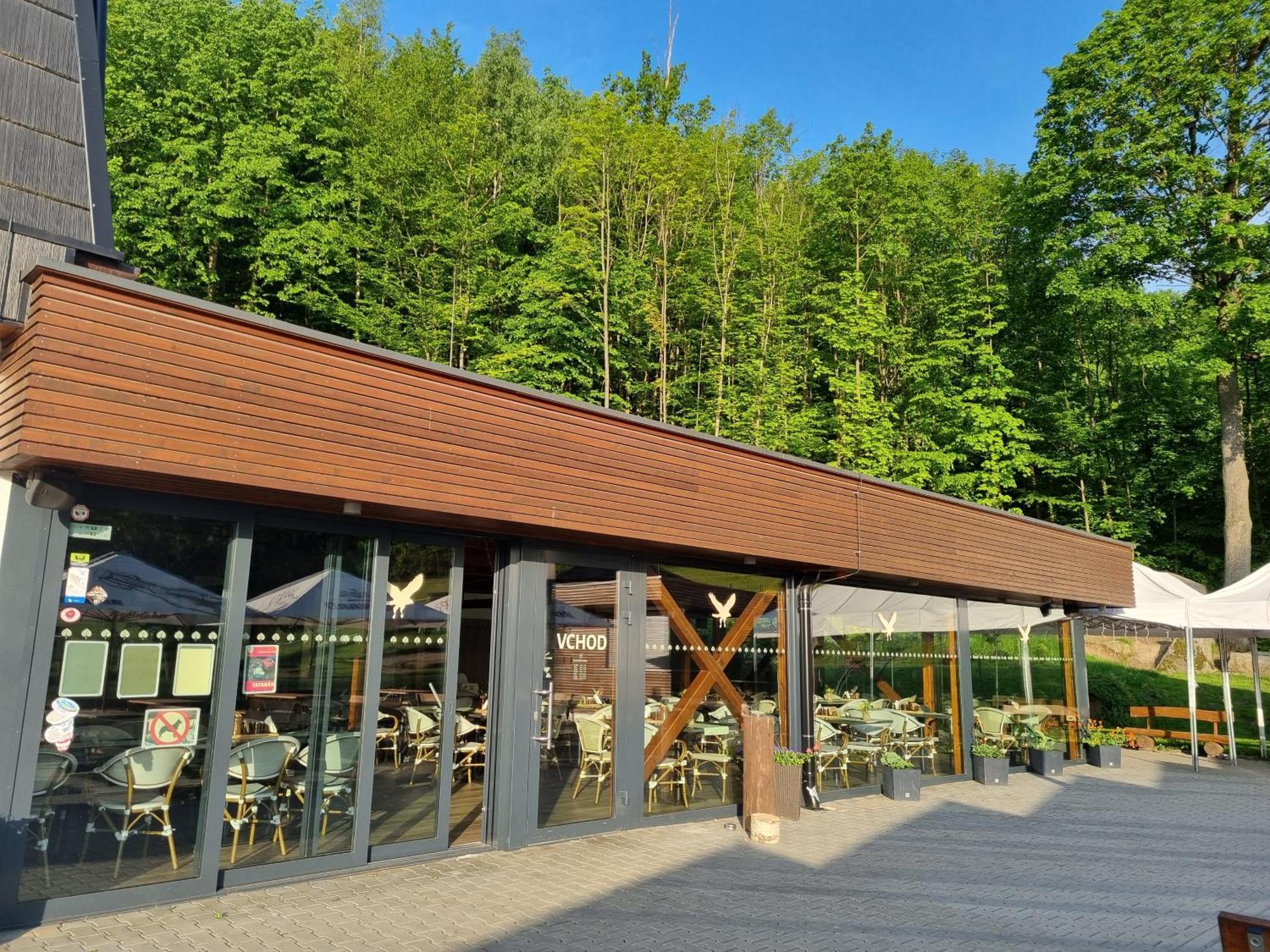 Restaurace A Penzion Bludovecek Екстериор снимка