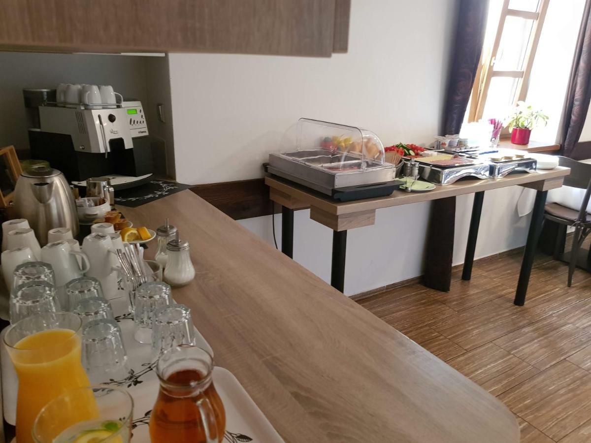 Restaurace A Penzion Bludovecek Екстериор снимка